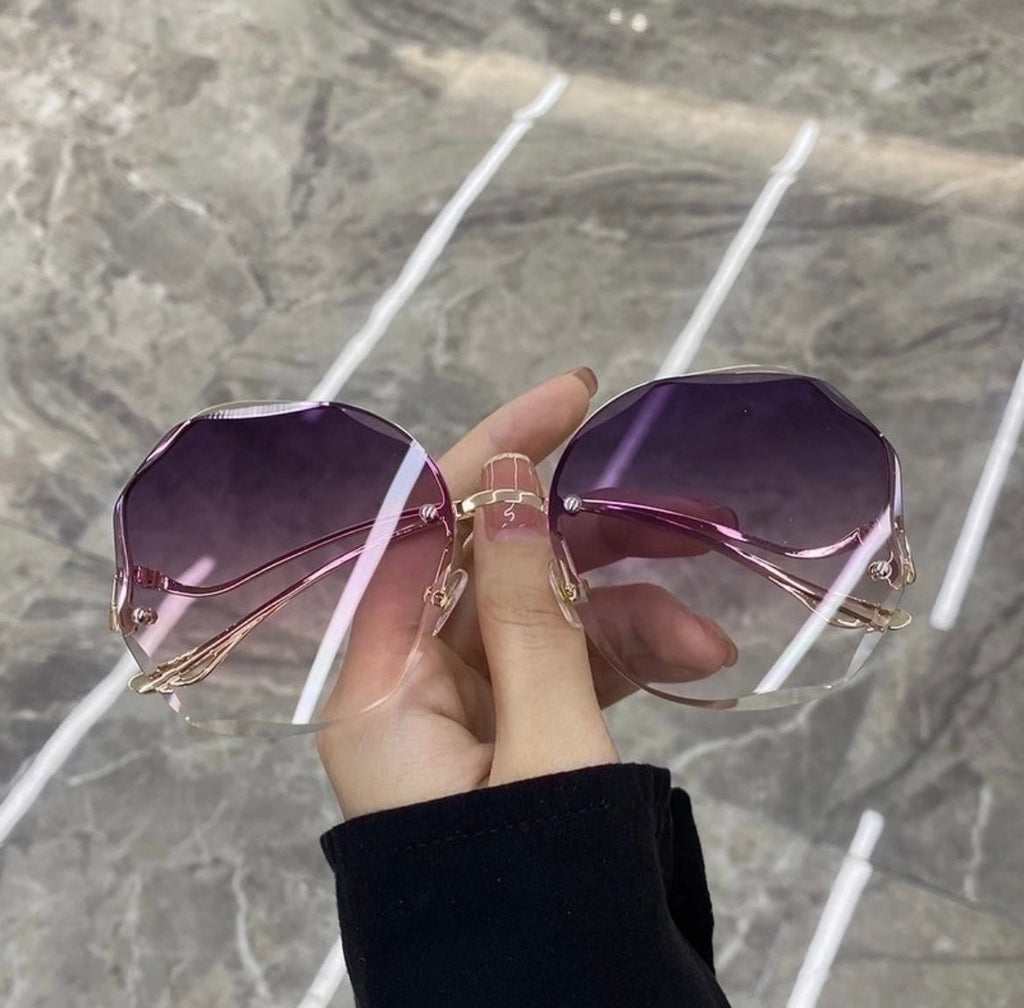 Shopaholic Sunglasses - Trendy Fashion Eyewear with UV Protection